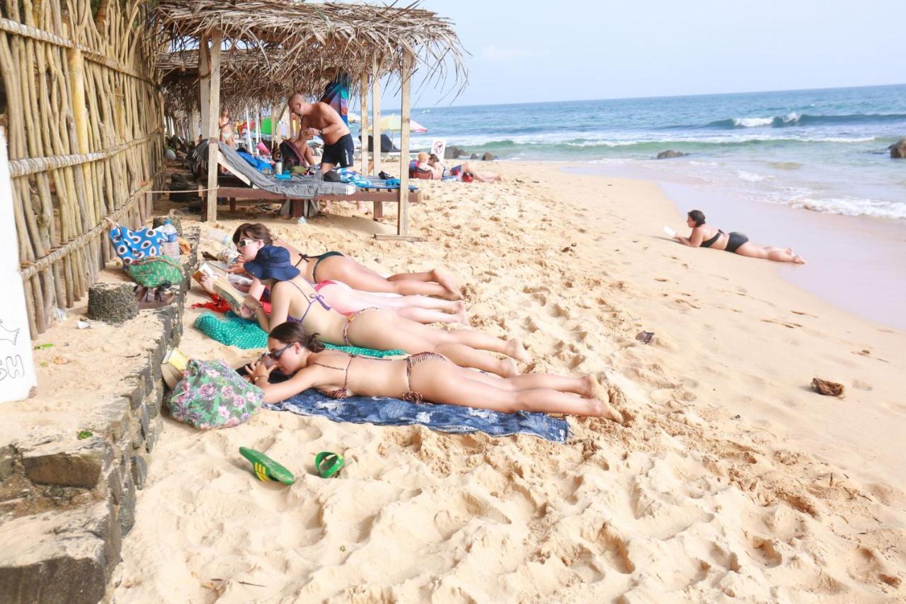 Jayaa Beach Talpe Buitenkant foto