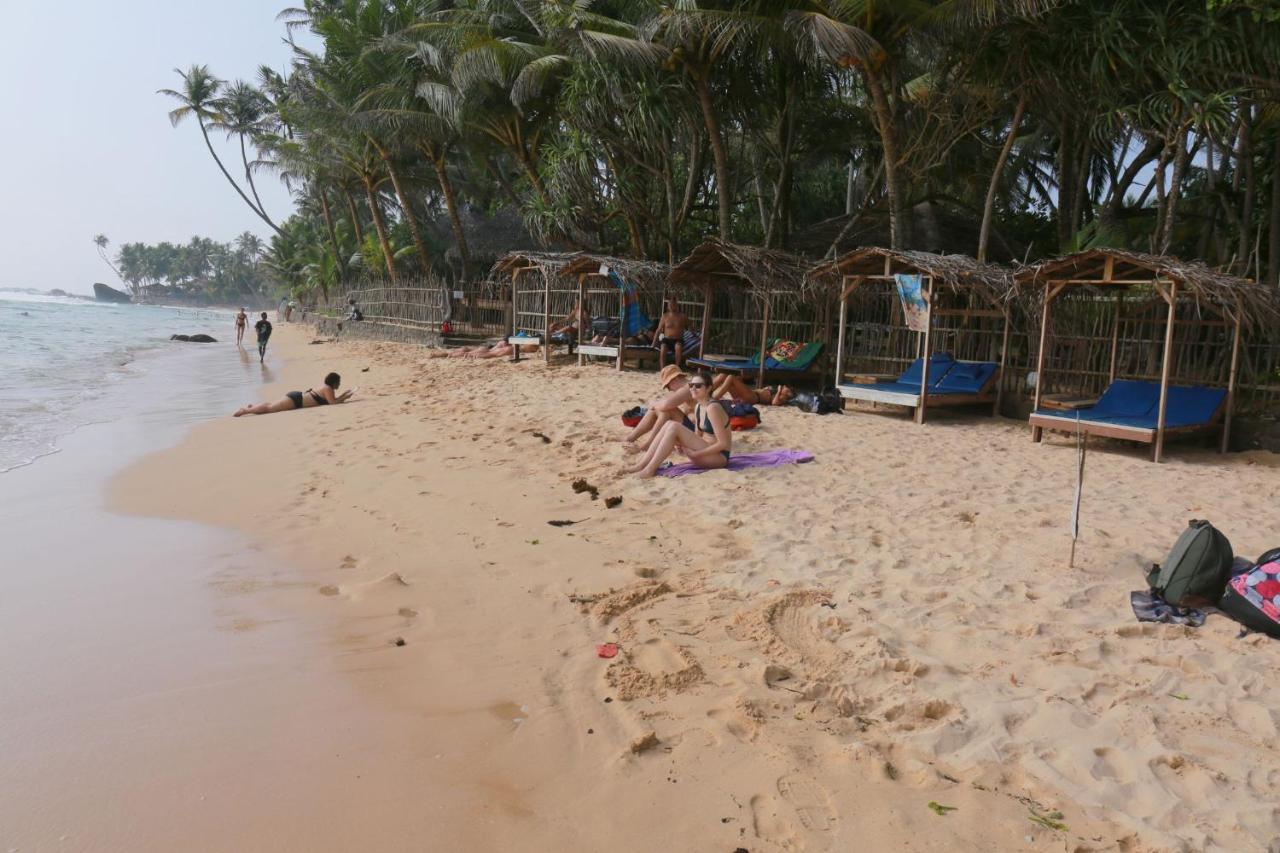Jayaa Beach Talpe Buitenkant foto