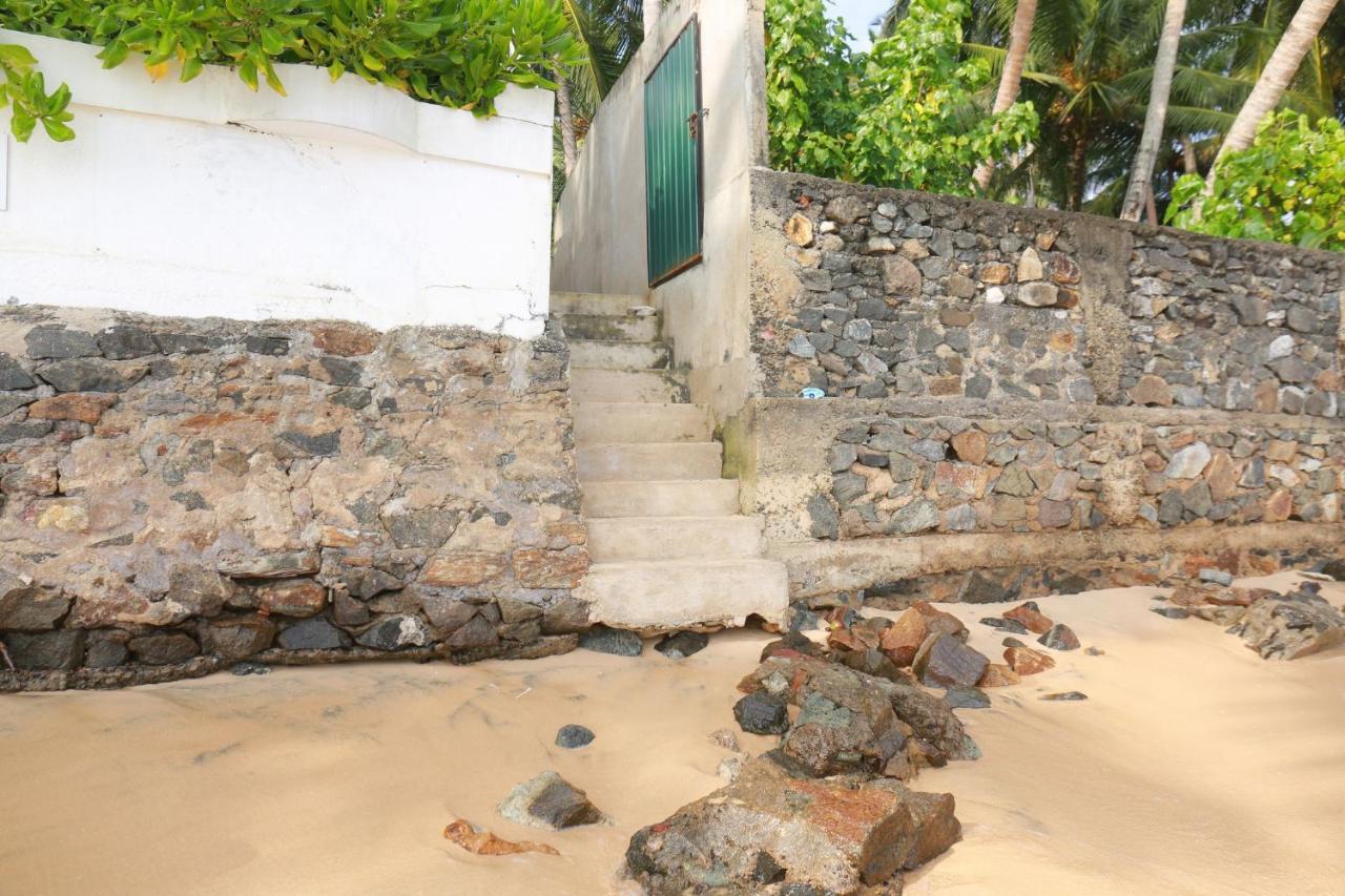 Jayaa Beach Talpe Buitenkant foto